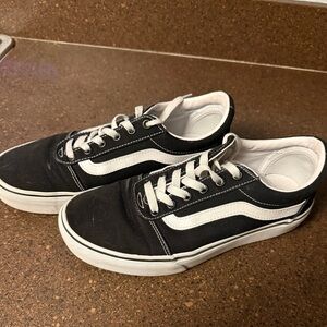 Vans Black and White women’s platform sneakers